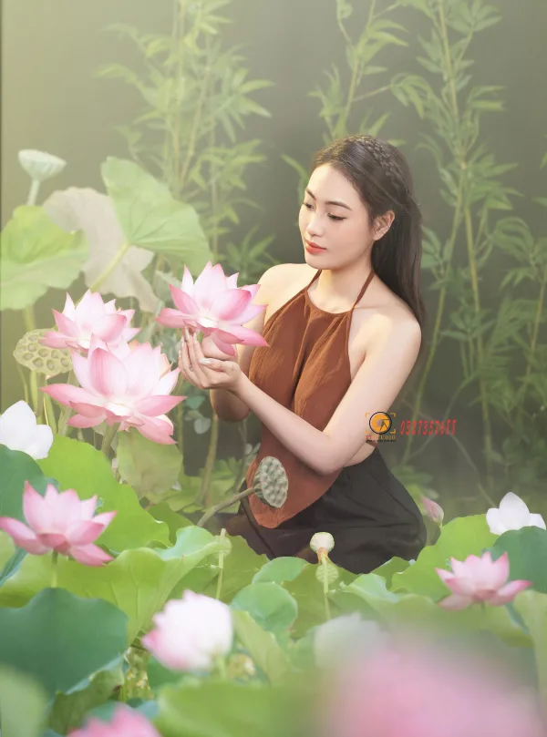 ảnh sen với áo yếm