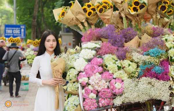 Xe hoa mùa thu Hà Nội