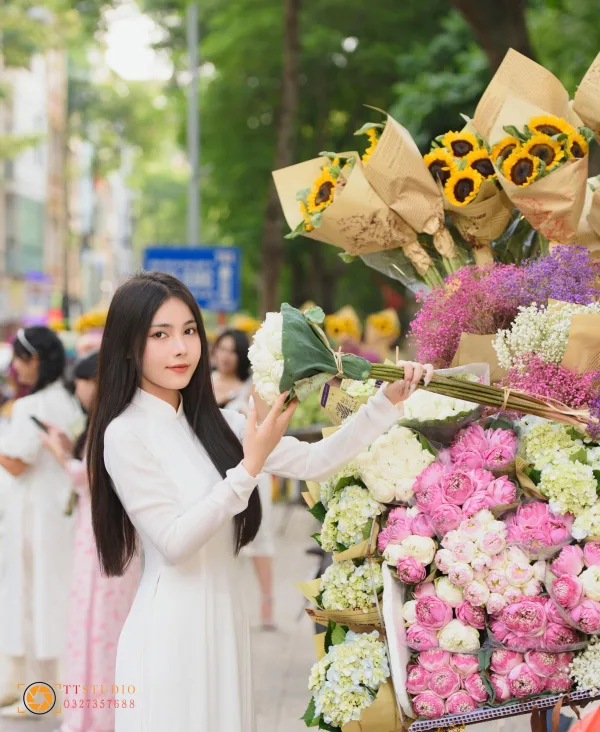 Xe hoa mùa thu Hà Nội