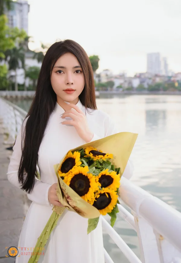 Xe hoa mùa thu Hà Nội
